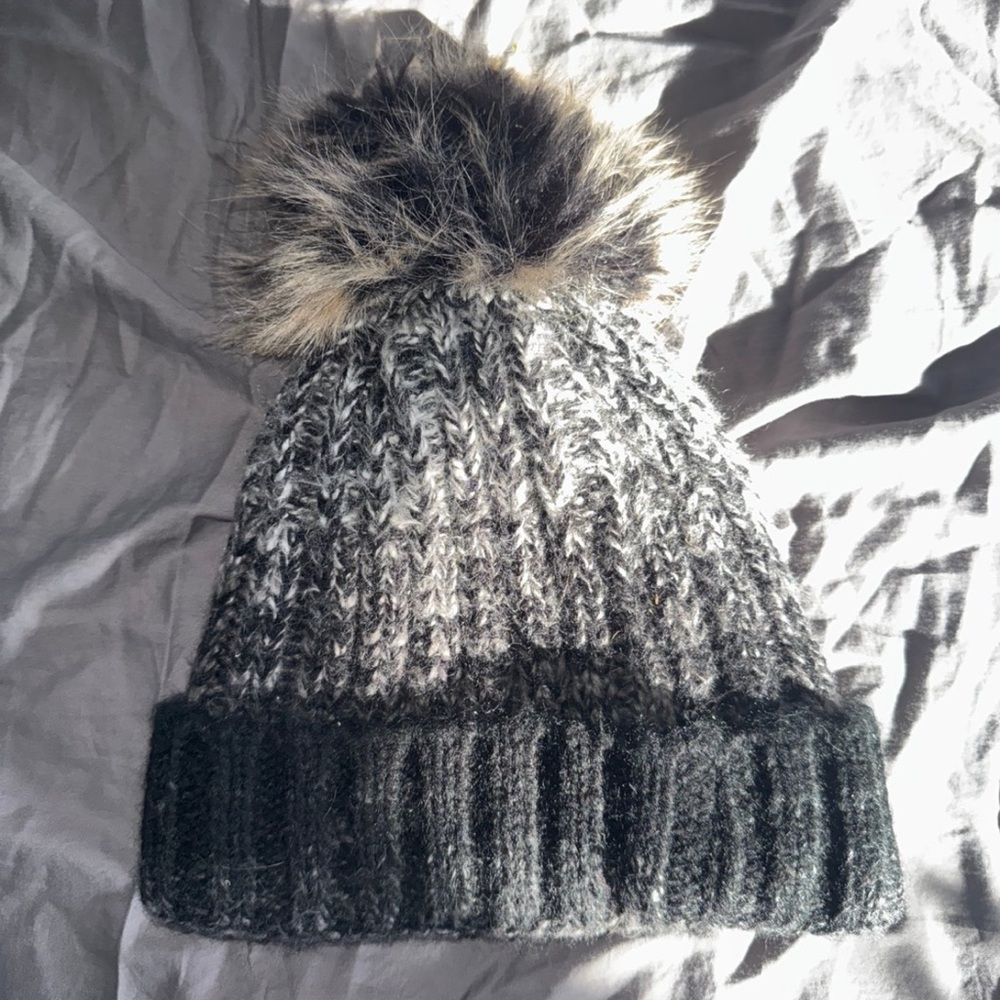 One size, black and grey beanie